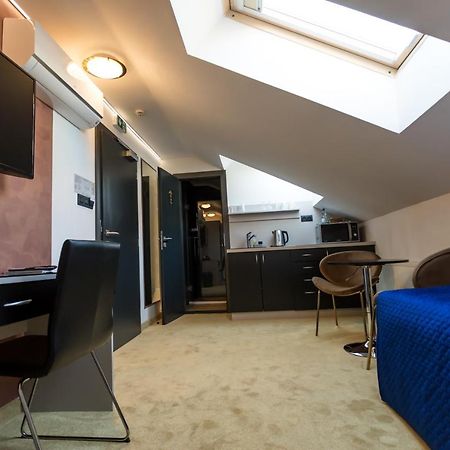 Apart Hotel Golden Apartments Кошице Экстерьер фото