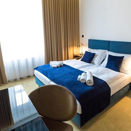 Apart Hotel Golden Apartments Кошице Экстерьер фото