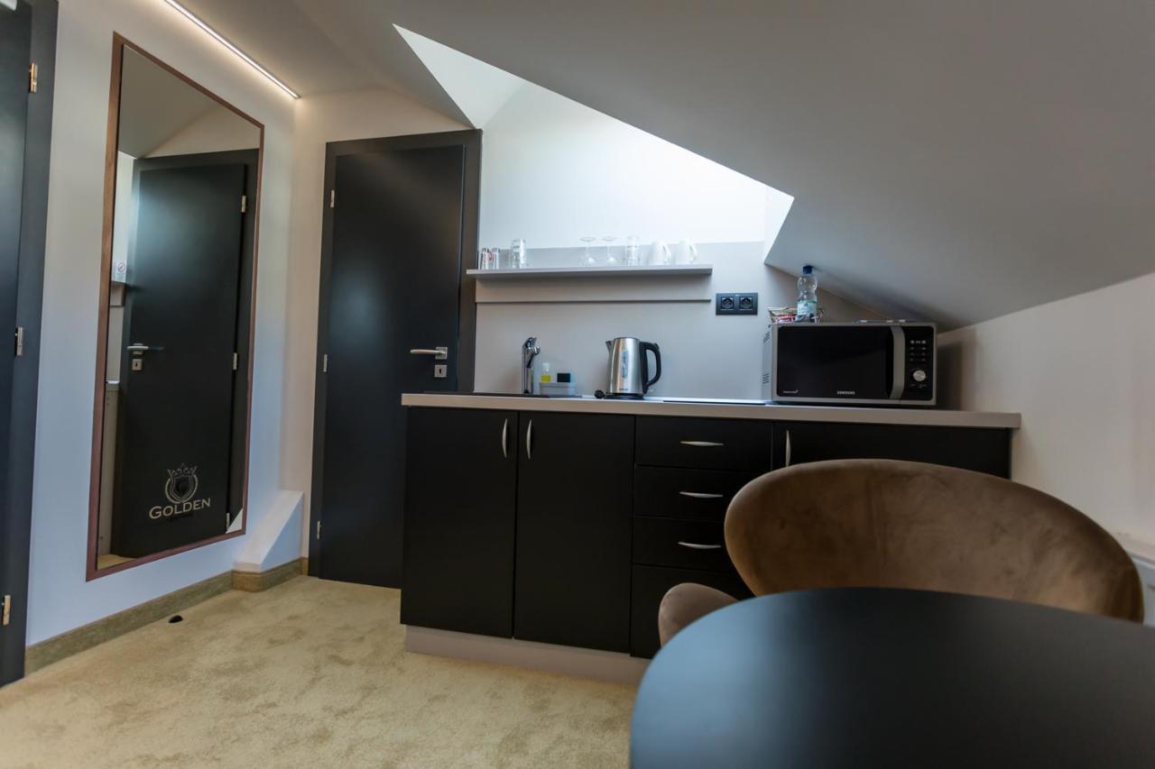 Apart Hotel Golden Apartments Кошице Экстерьер фото