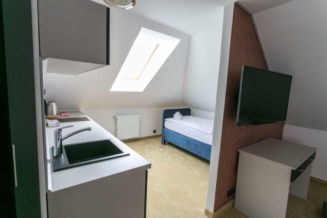 Apart Hotel Golden Apartments Кошице Экстерьер фото