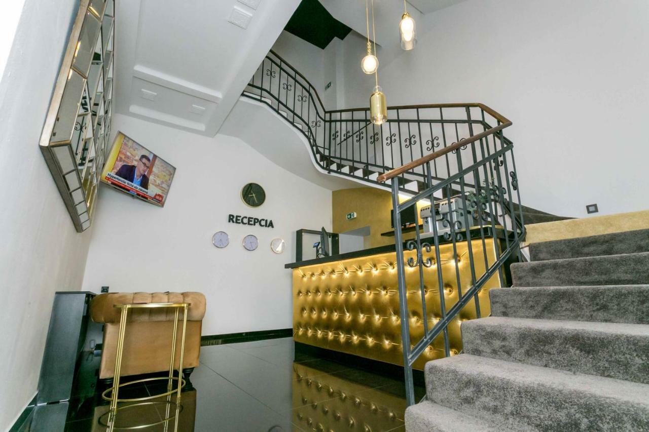Apart Hotel Golden Apartments Кошице Экстерьер фото