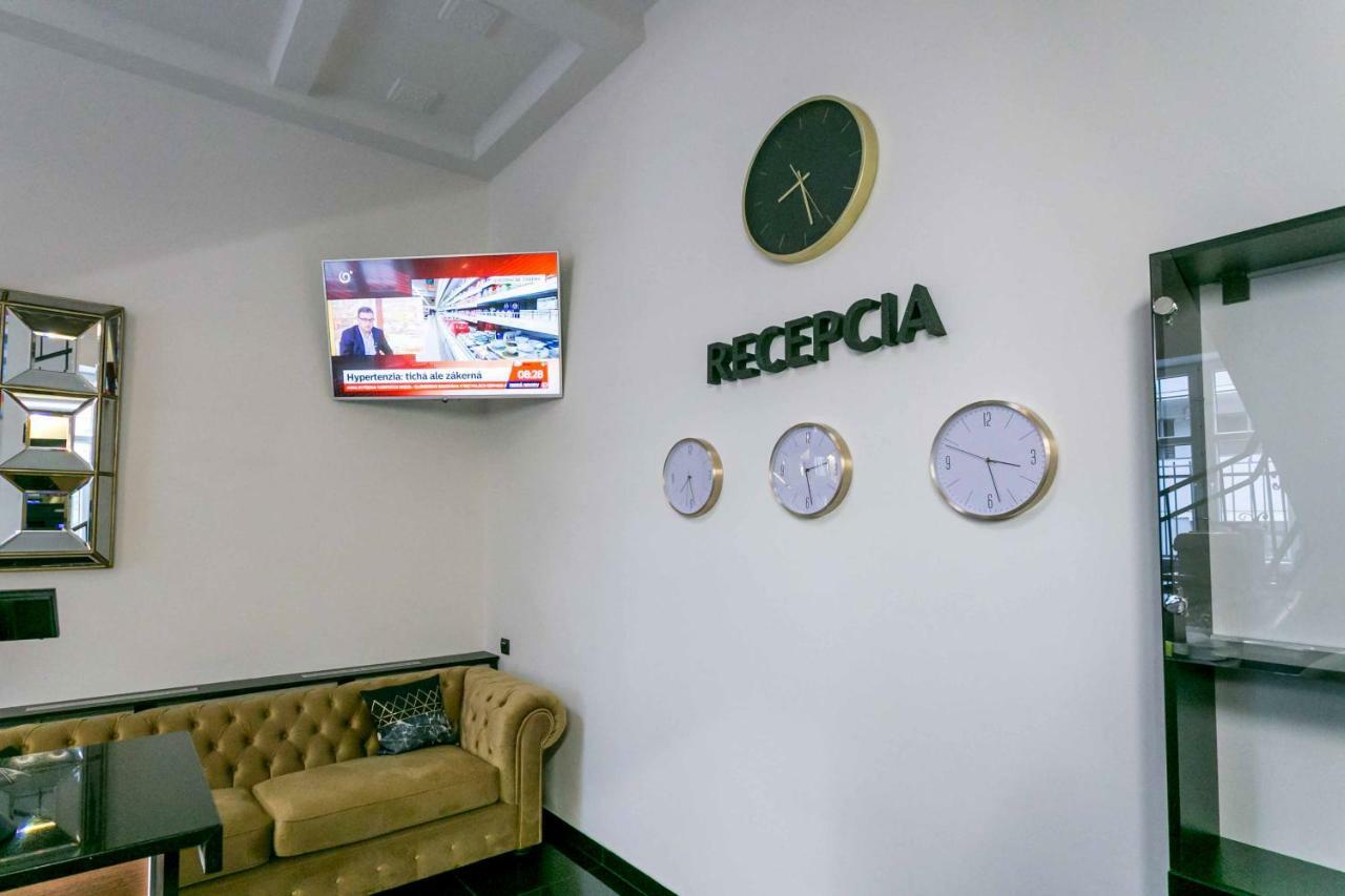 Apart Hotel Golden Apartments Кошице Экстерьер фото