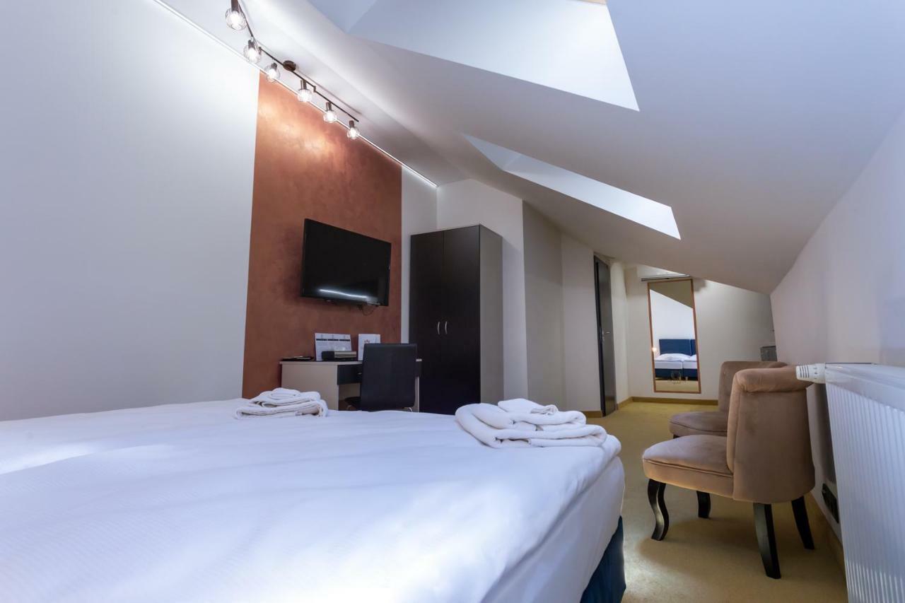 Apart Hotel Golden Apartments Кошице Экстерьер фото