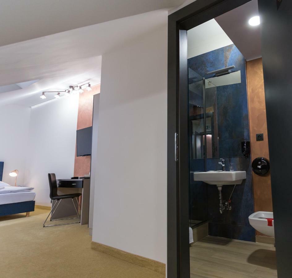 Apart Hotel Golden Apartments Кошице Экстерьер фото