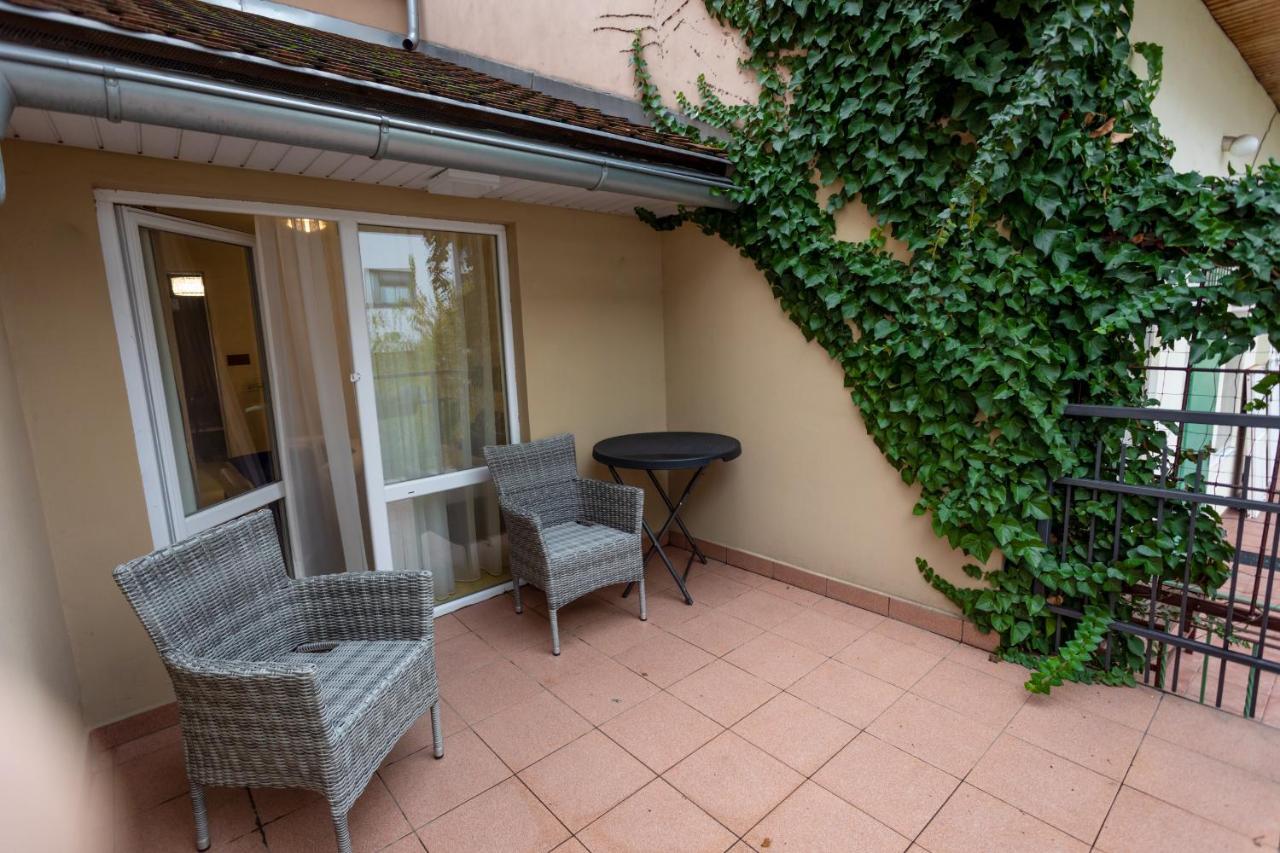 Apart Hotel Golden Apartments Кошице Экстерьер фото