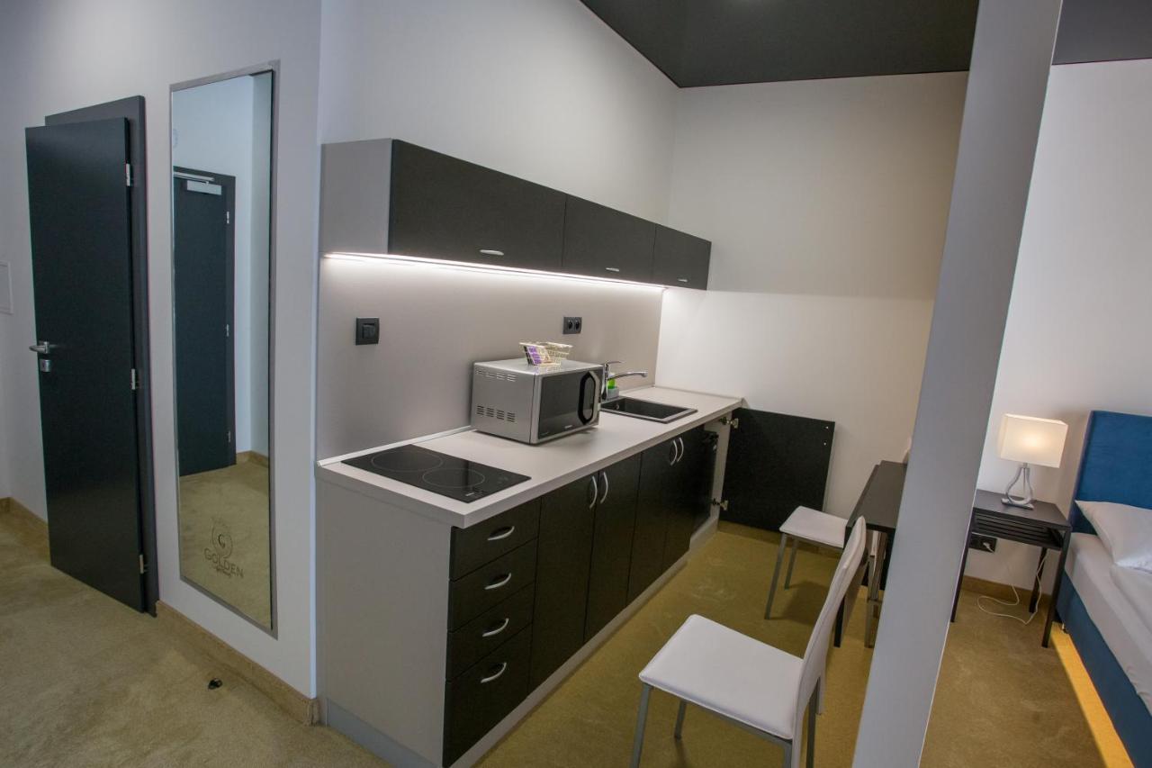 Apart Hotel Golden Apartments Кошице Экстерьер фото